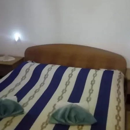 Cozy Robinson Crusoe-style House Holiday home Zrnovo
